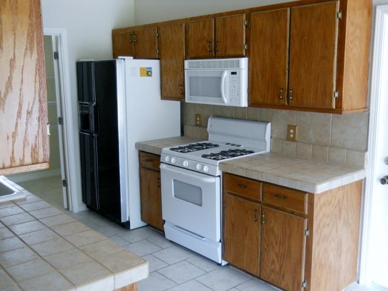 NAVARRE 1ST ADDN LOT 5 BLK 6 - Residential Lease