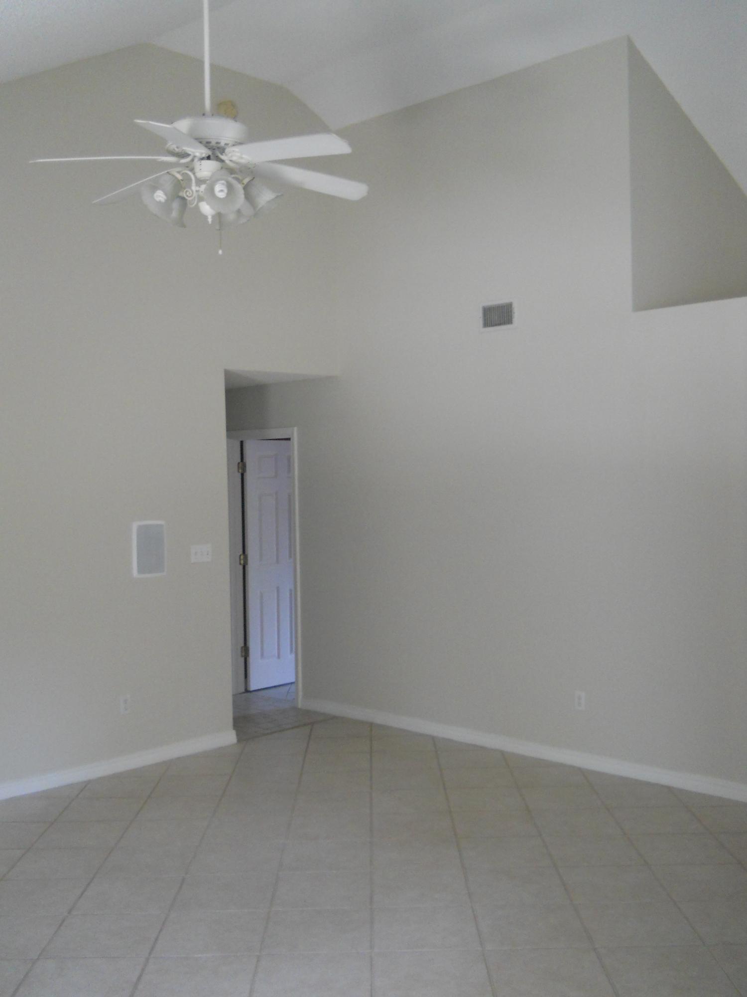 NAVARRE 1ST ADDN LOT 5 BLK 6 - Residential Lease