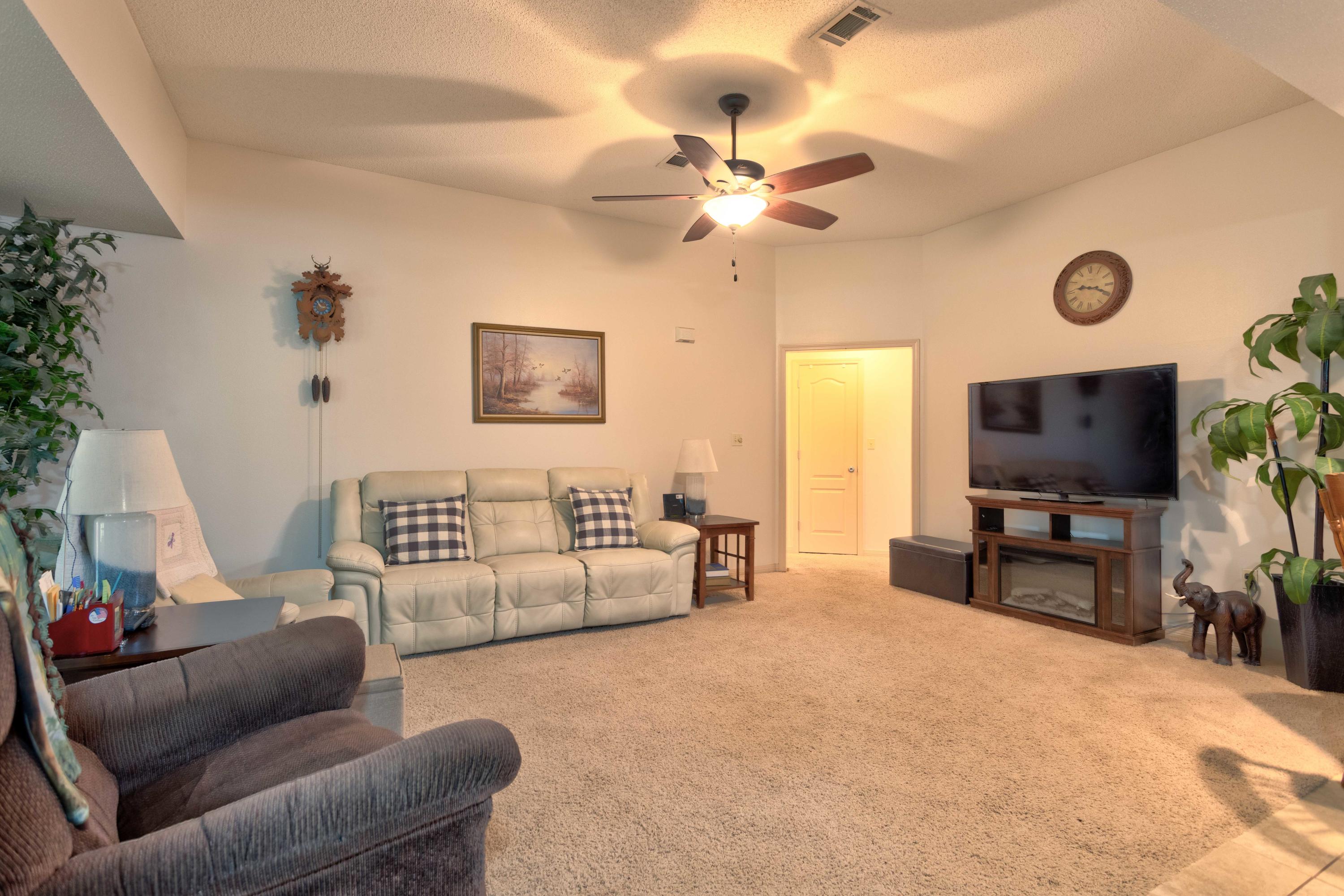 SPRING HOLLOW ESTATES - Residential
