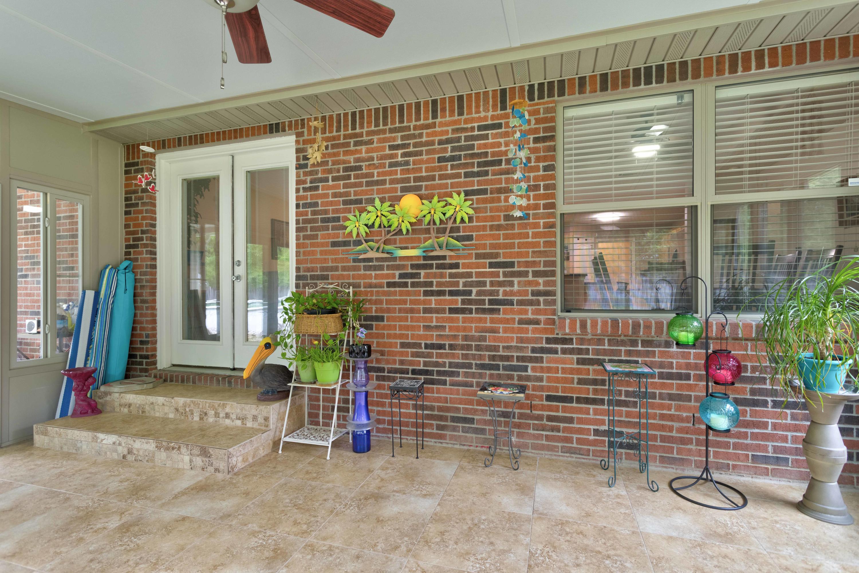 SPRING HOLLOW ESTATES - Residential