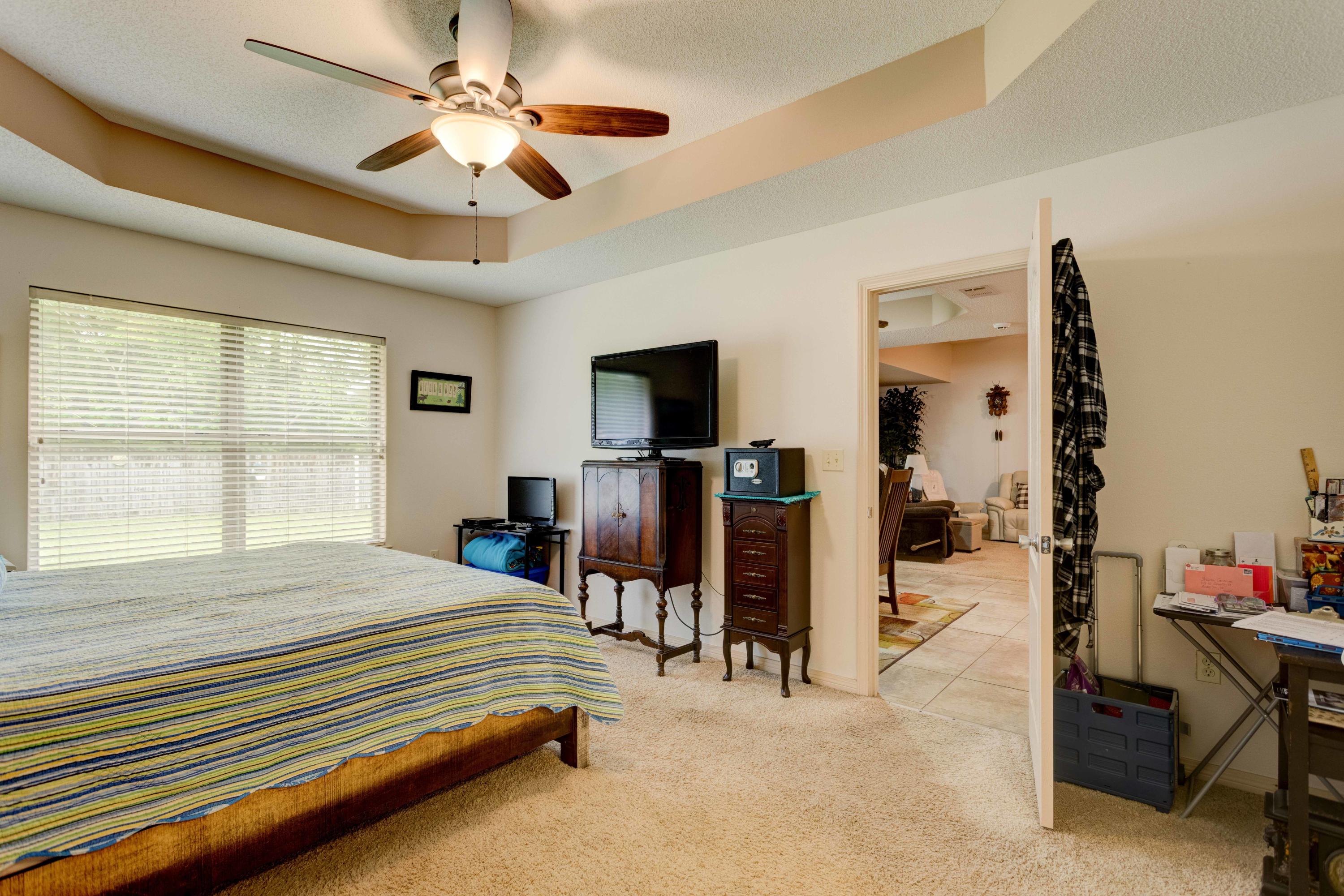 SPRING HOLLOW ESTATES - Residential
