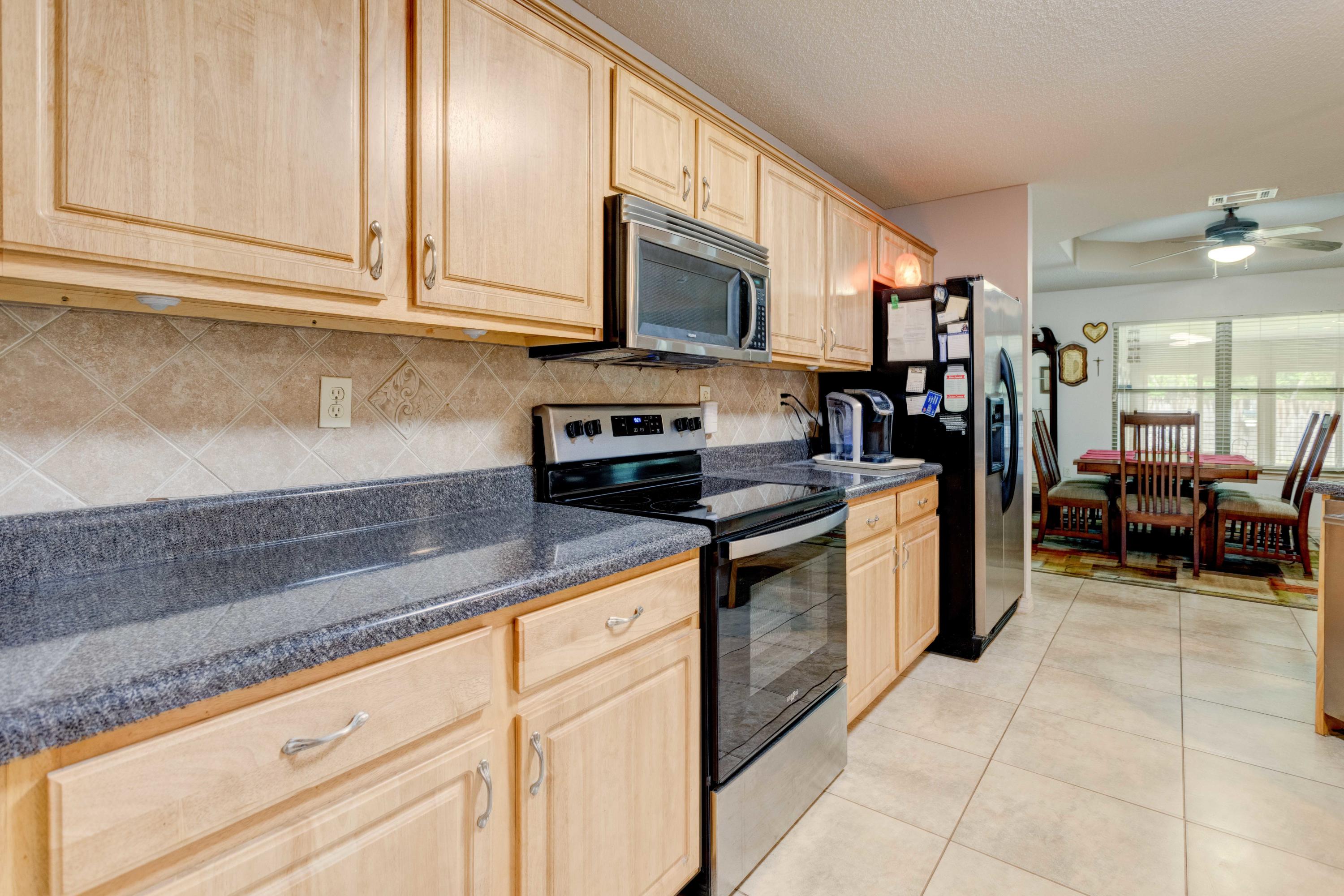 SPRING HOLLOW ESTATES - Residential