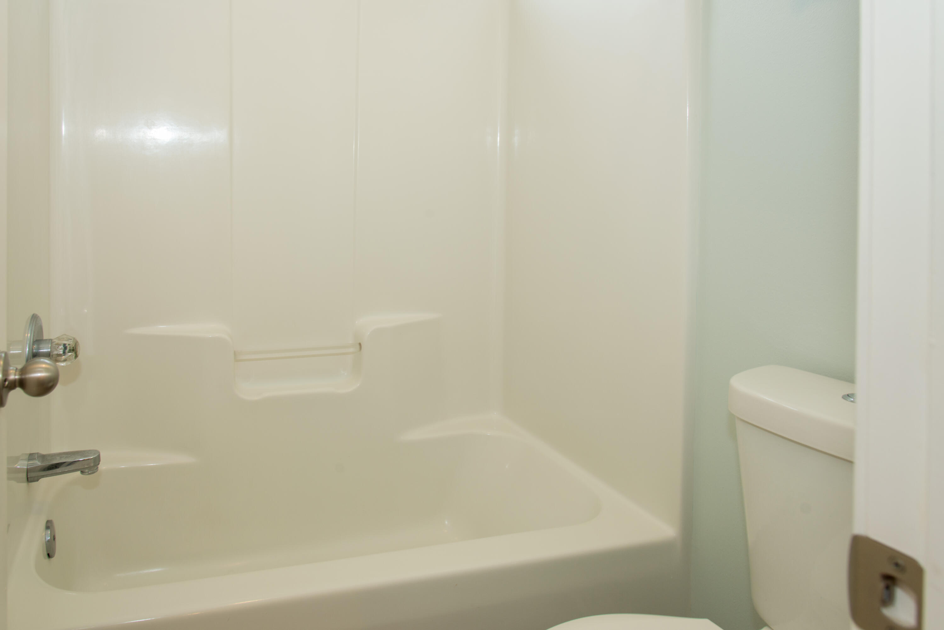 PELICAN PLACE T/H WEST - Residential Lease