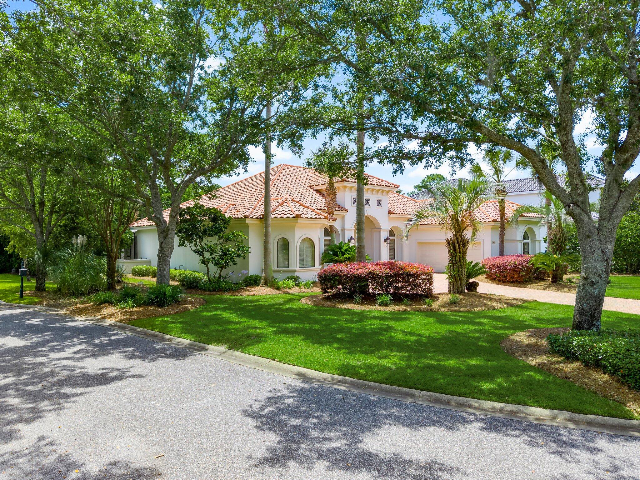 REGATTA BAY COMMODORE POINT - Residential