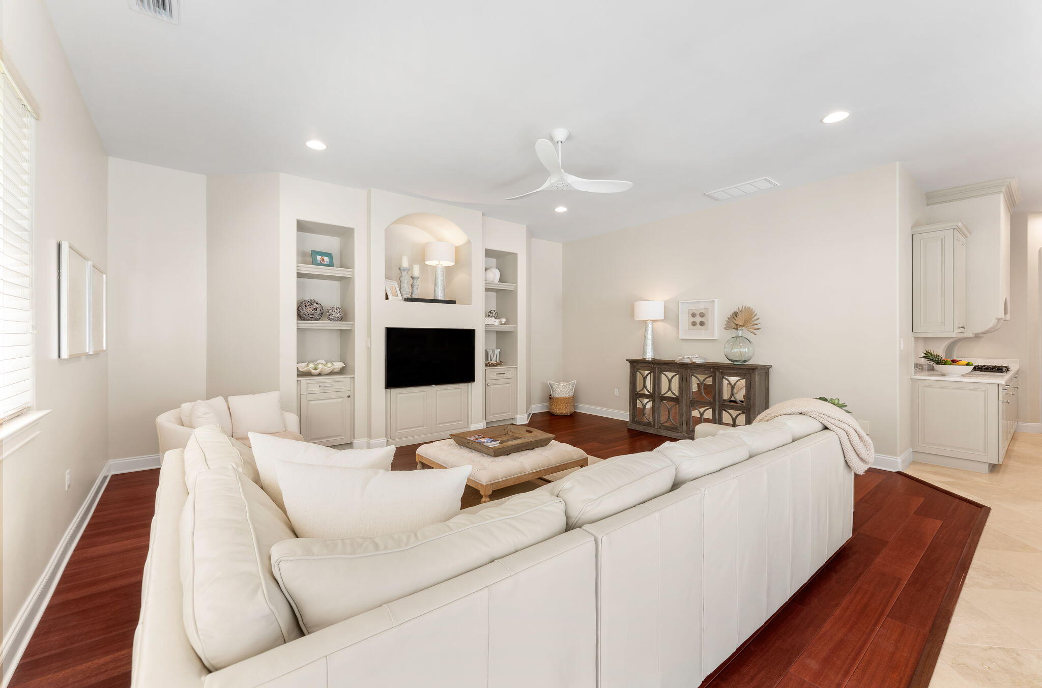 REGATTA BAY COMMODORE POINT - Residential