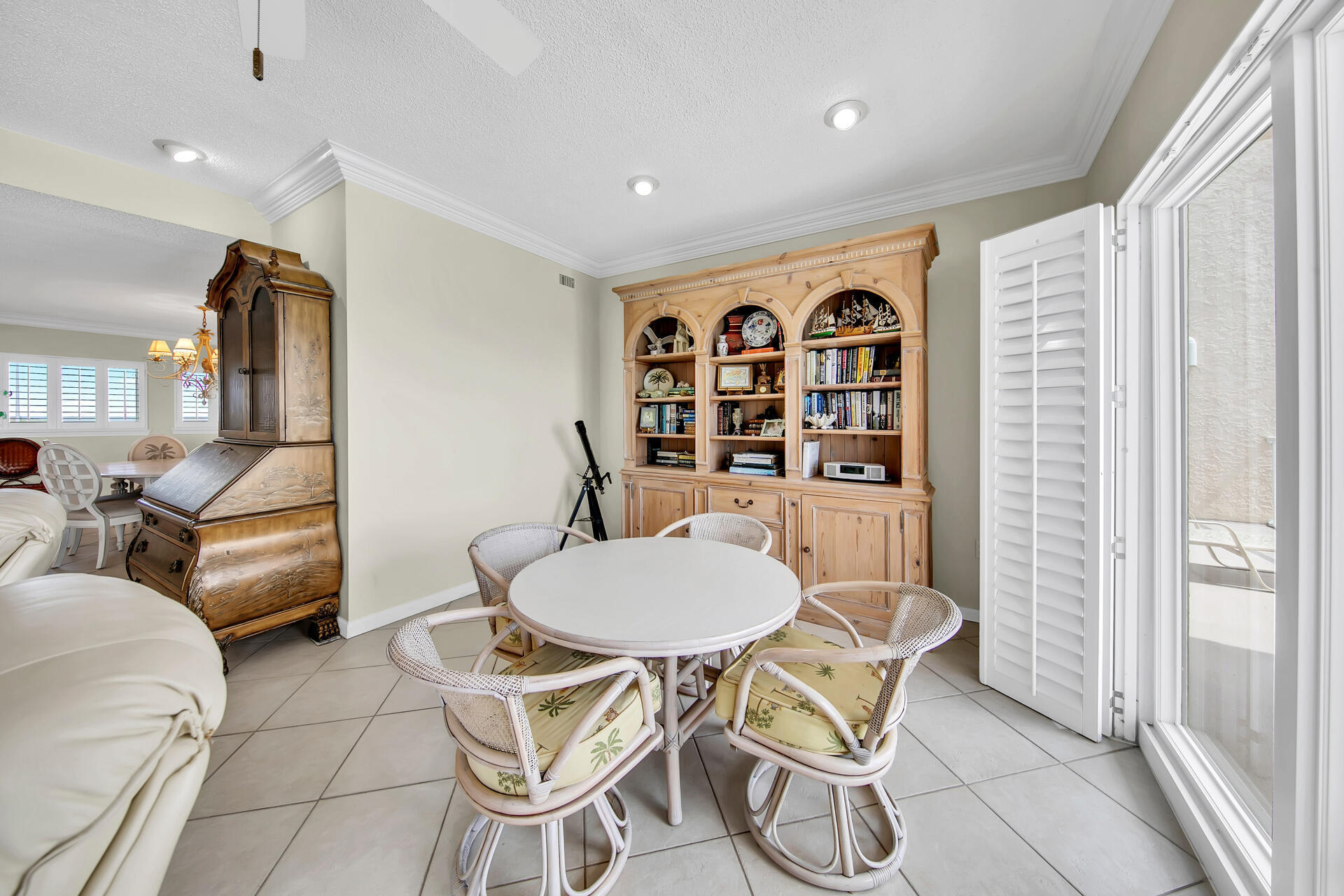 BEACH HOUSE CONDO PH 2 - Residential