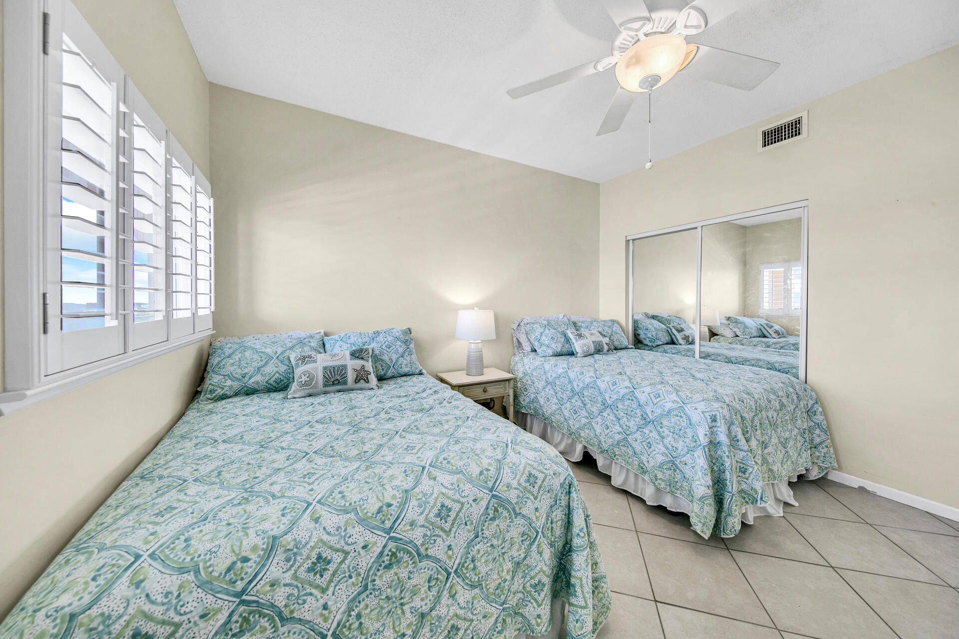 BEACH HOUSE CONDO PH 2 - Residential