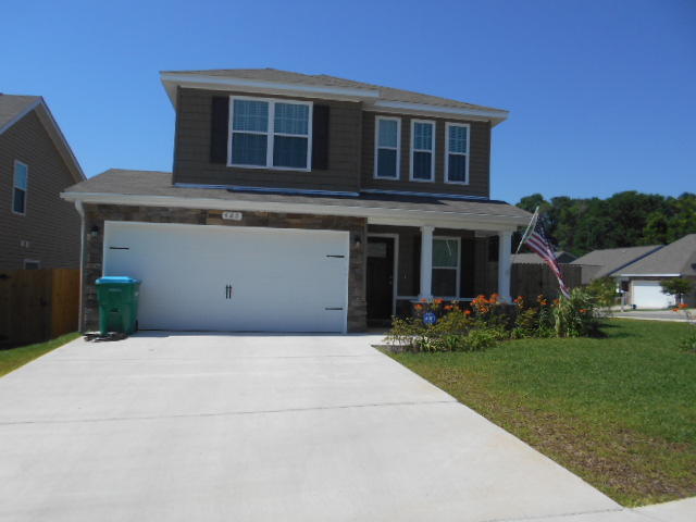 BEAUTIFUL 2 STORY HOME ON CORNER LOT. SPACIOUS & OPEN DOWNSTAIRS IS GREAT FOR ENTERTAINING. LIVING AREA WITH DINING AREA. LARGE U-SHAPED, FULLY EQUIPPED KITCHEN WITH PANTRY & BREAKFAST BAR. STAINLESS STEEL APPLIANCES. FRENCH DOORS LEAD TO PATIO IN THE PRIVACY FENCED BACK YARD. 
UTILITY ROOM IS LOCATED UPSTAIRS WITH 3 BEDROOMS & 2 BATHS.
MASTER SUITE HAS LARGE WALKIN CLOSET. MASTER BATH HAS DUAL SINKS, SEPARATE SHOWER AND GARDEN TUB.
PLANTATION BLINDS.
 1 YR LEASE REQUIRED. CREDIT CHECK FEE IS $50. 
WASHER & DRYER STAY IN 'AS IS' CONDITION - OWNER WILL NOT REPAIR OR REPLACE