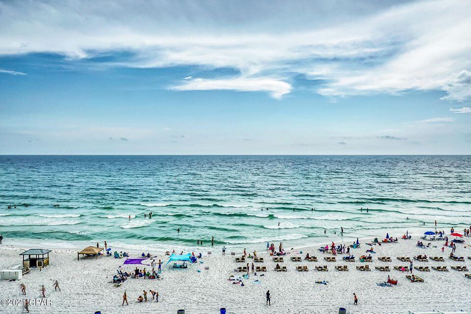 MAJESTIC BEACH TOWERS II - Residential