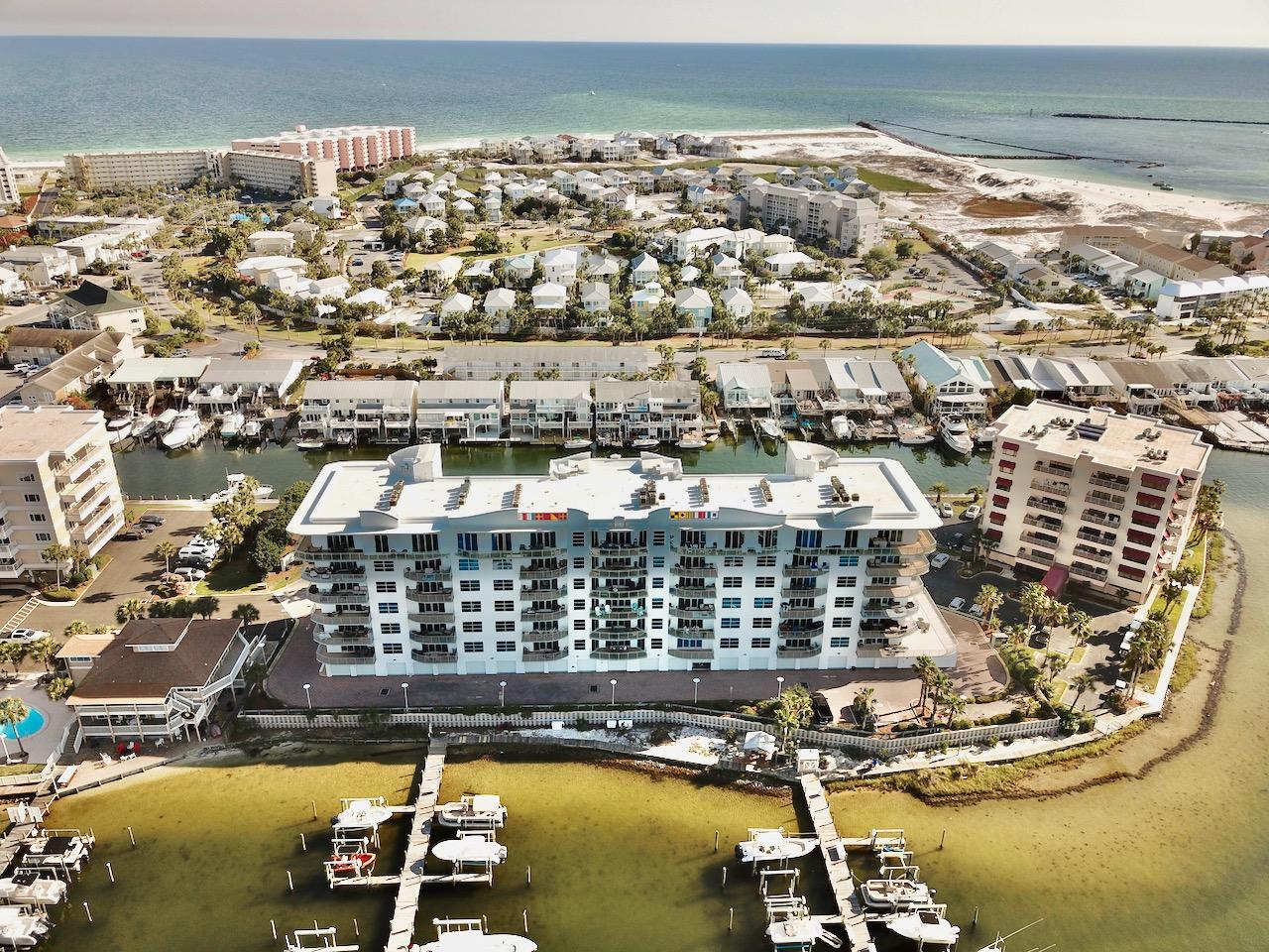 HARBOR LIGHTS - Residential