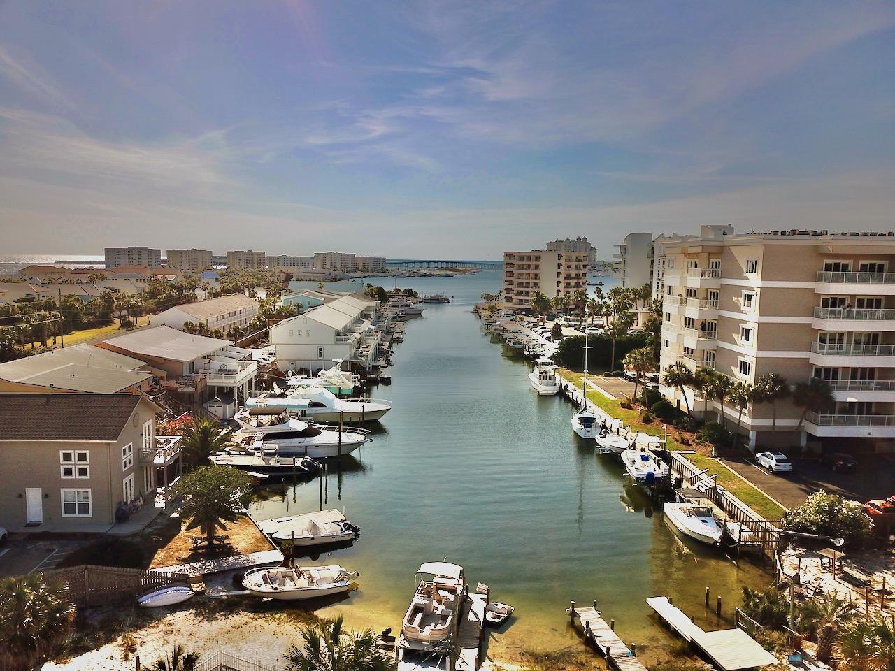 HARBOR LIGHTS - Residential