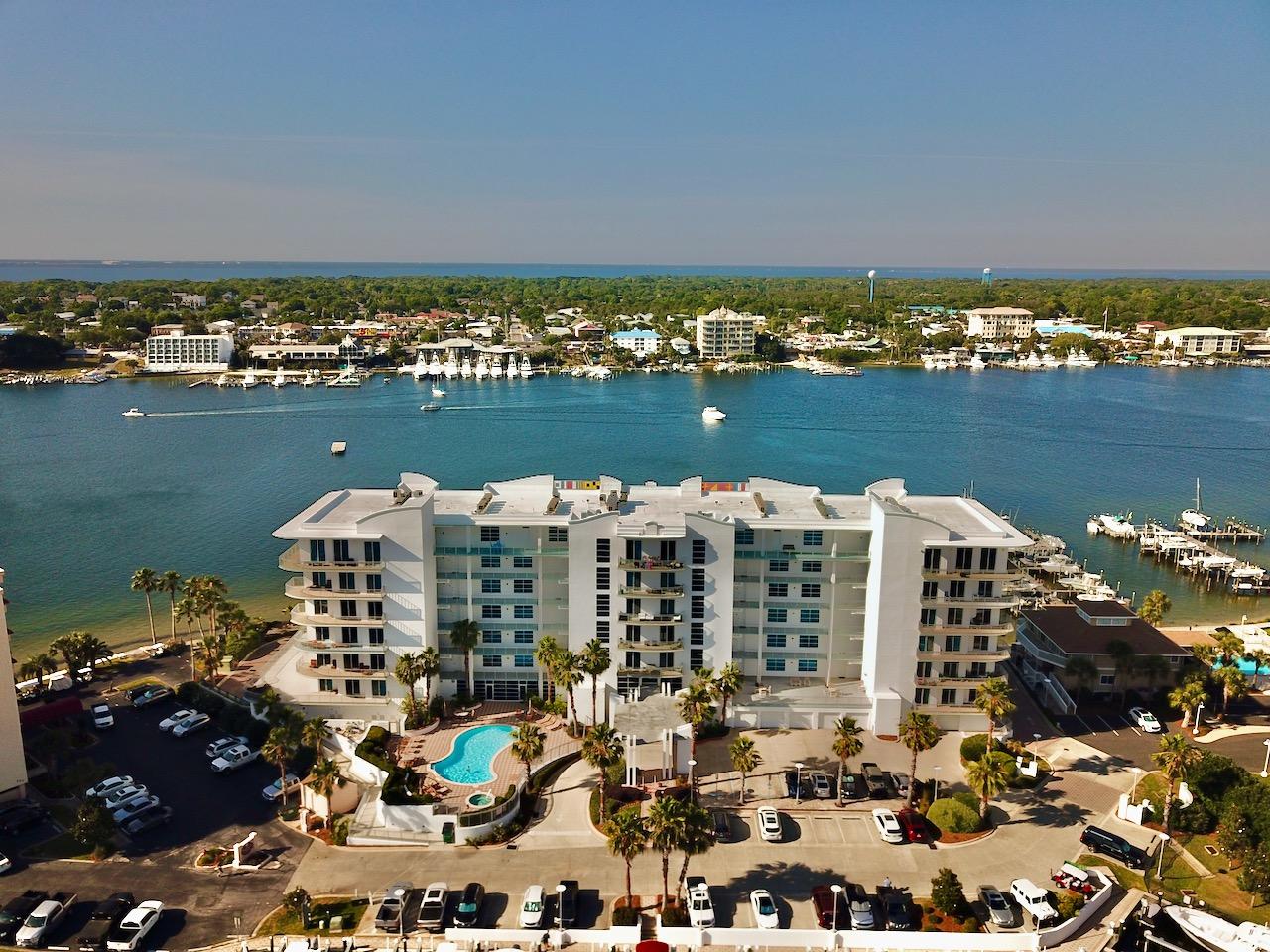 HARBOR LIGHTS - Residential