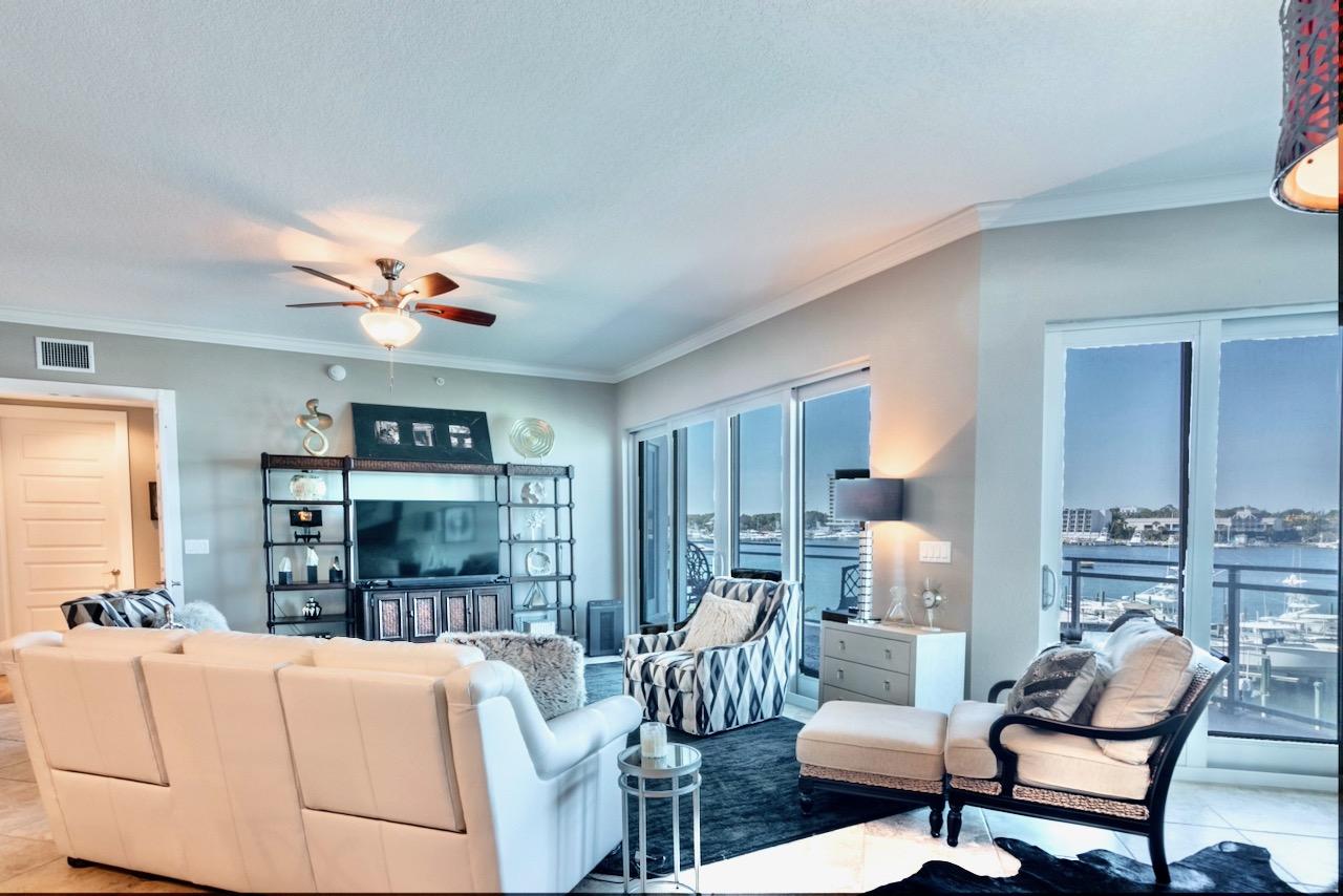 HARBOR LIGHTS - Residential