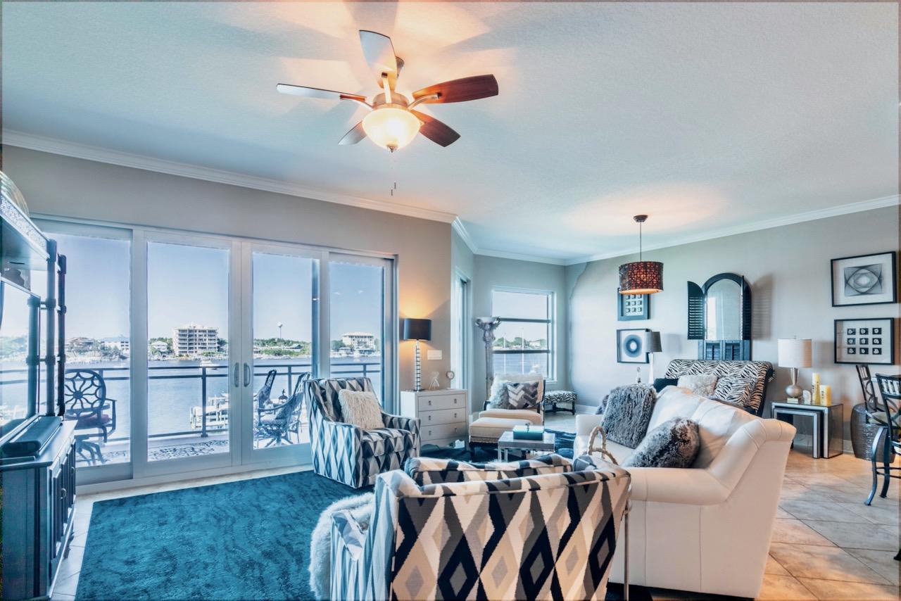 HARBOR LIGHTS - Residential