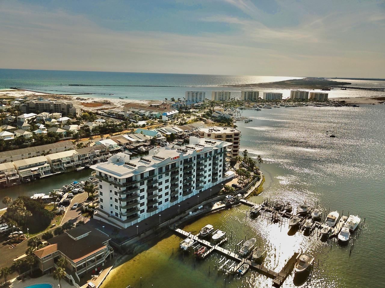 HARBOR LIGHTS - Residential