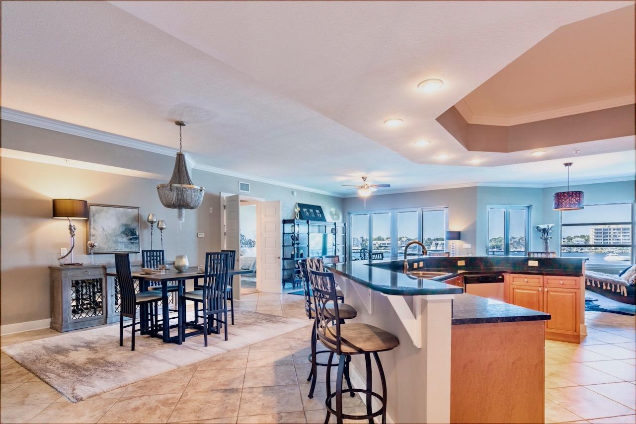HARBOR LIGHTS - Residential