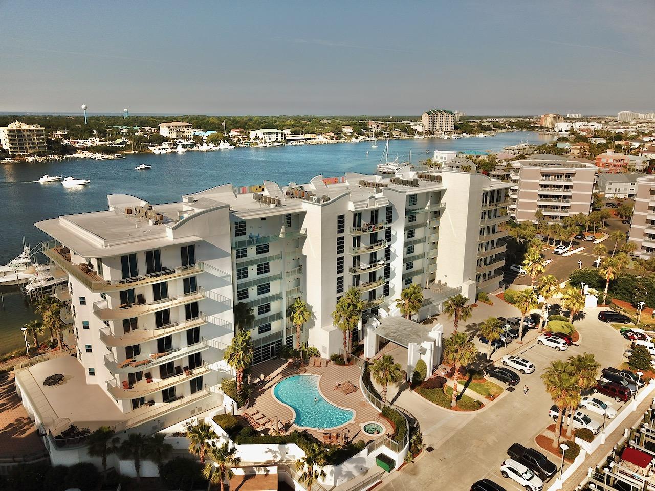 HARBOR LIGHTS - Residential