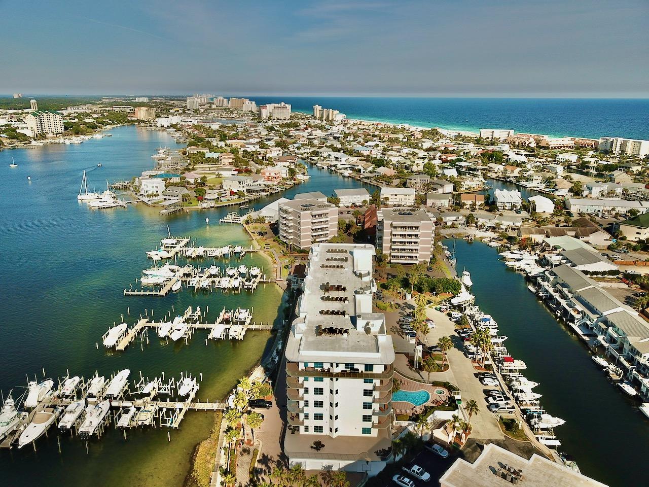 HARBOR LIGHTS - Residential