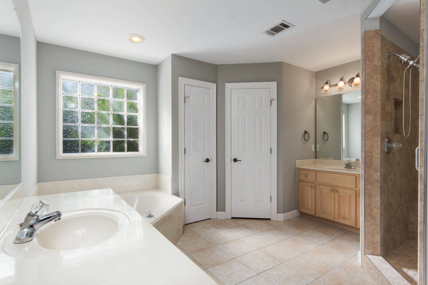 EMERALD BAY PH 1A - Residential Lease