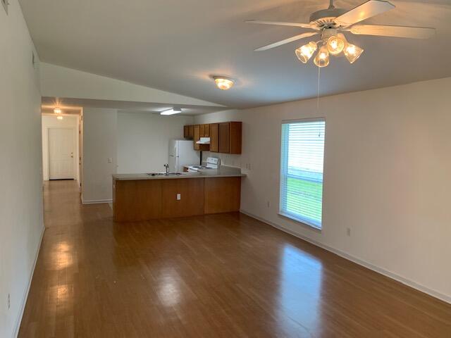 PORT DIXIE - Residential Lease
