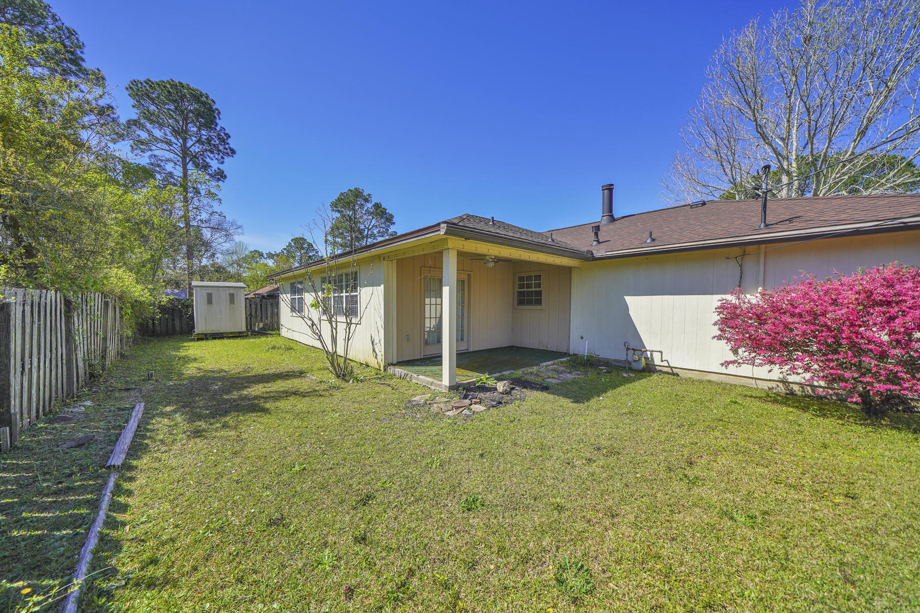 PINE MEADOWS 2ND ADDN - Residential