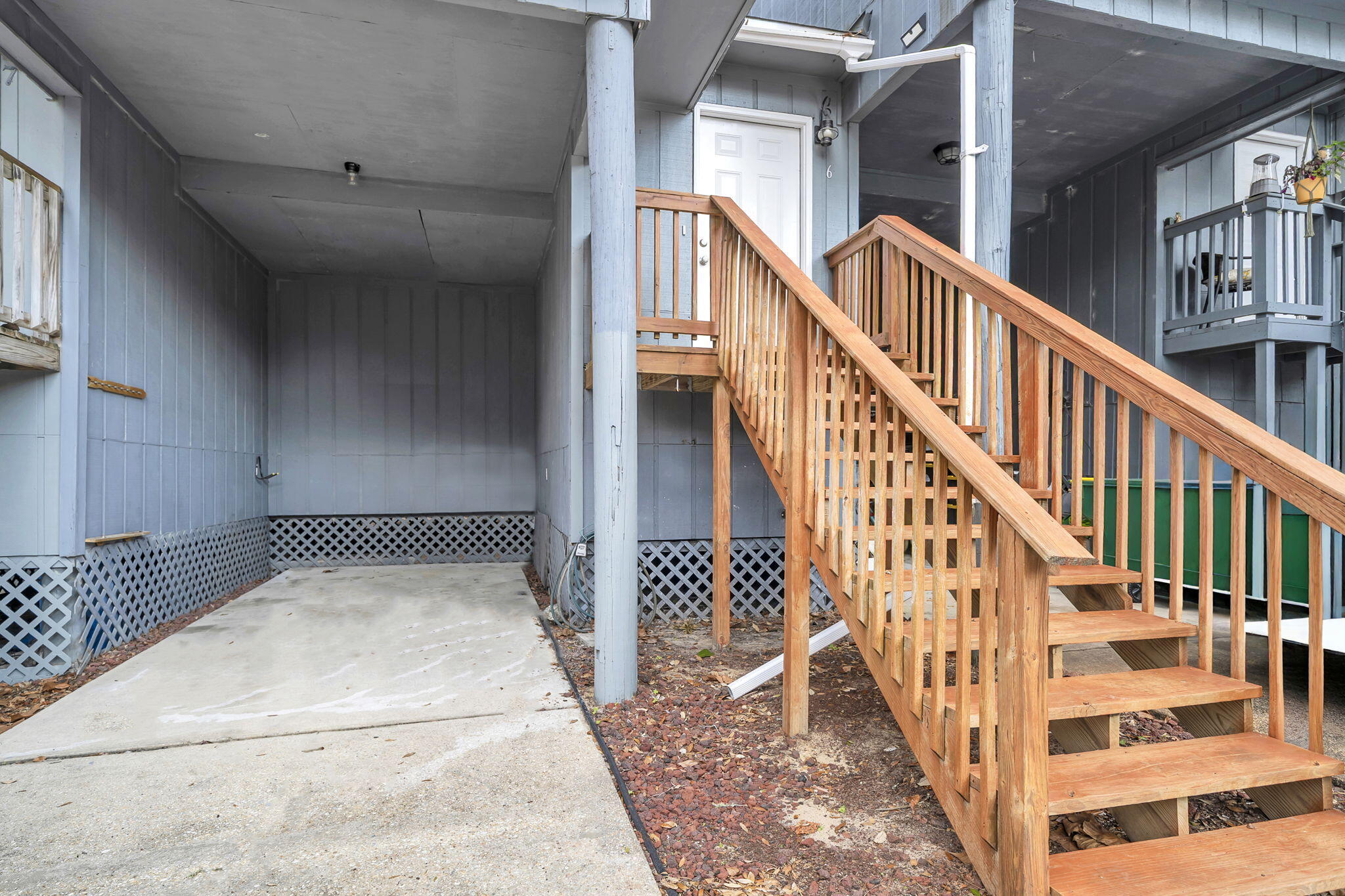 Now offering 5K in closing costs for any buyer. This property is highly recommended for viewing. It has been completely remodeled and is ready for immediate occupancy, with all updates completed for the convenience of the new owner. The residence offers the added benefit of an available boat slip. The assumable VA loan features an exceptional interest rate of 3.2% or you have the option to purchase without assuming the VA loan. Prospective owners can enjoy this two-bedroom, two-bathroom unit with water access, located in a safe and peaceful neighborhood.
Renovations include new paint throughout, upgraded baseboards, flooring, ceiling fans, recessed lighting, and stainless steel appliances. Both bathrooms feature updated plumbing, granite countertops, new decking, toilets and tubs, improved hardware and enhanced lighting. The shower walls have been elegantly tiled, among many additional improvements.
Residents may savor their morning coffee while overlooking the bayou from the private back deck, or take leisurely walks to the dock to observe dolphins and birds in their natural habitat. This exceptional retreat provides an opportunity to make nature's paradise your own backyard. Insurance was $1431.00 in 2025. No flood insurance required.