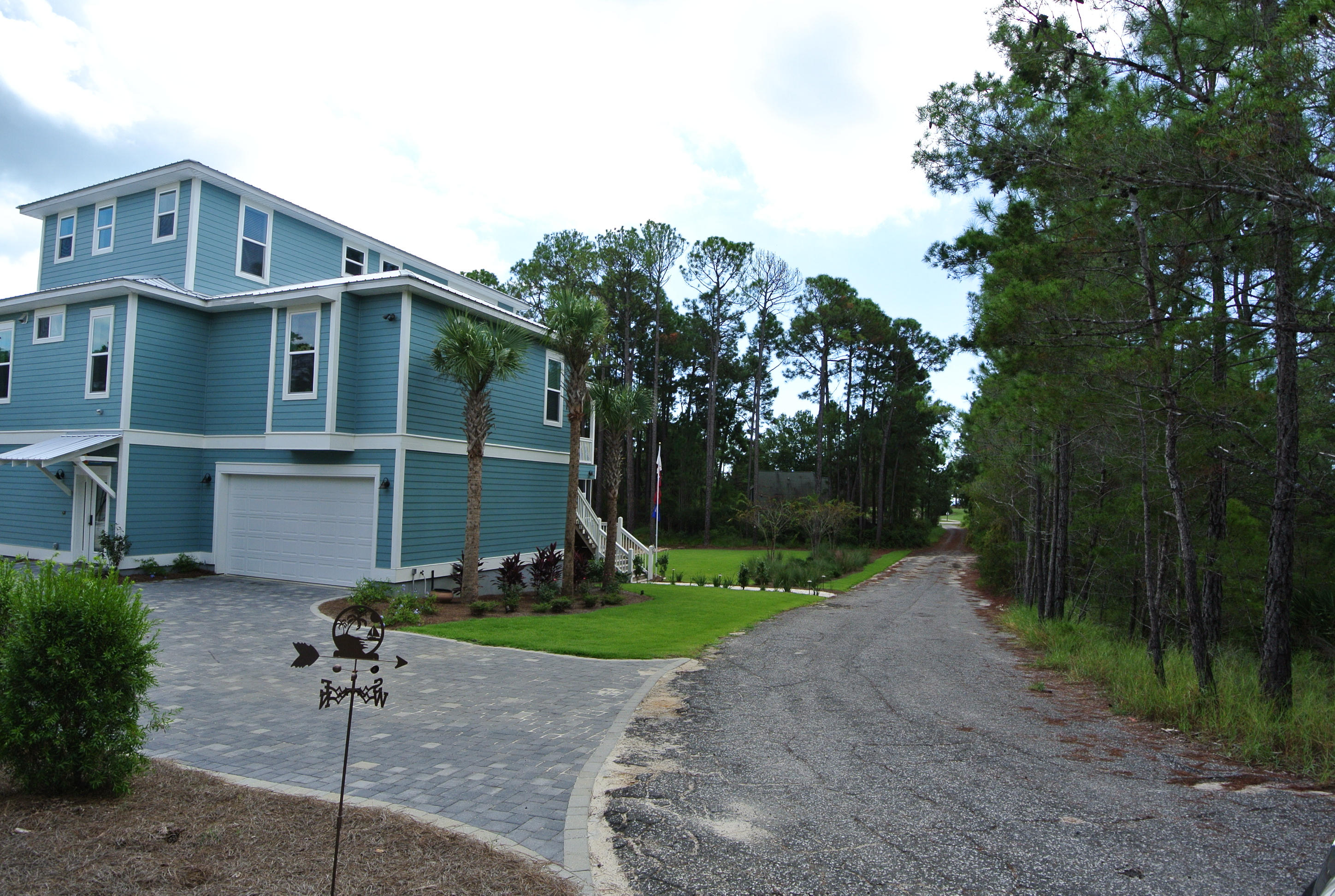 COUNTRY CLUB ESTATES - Land