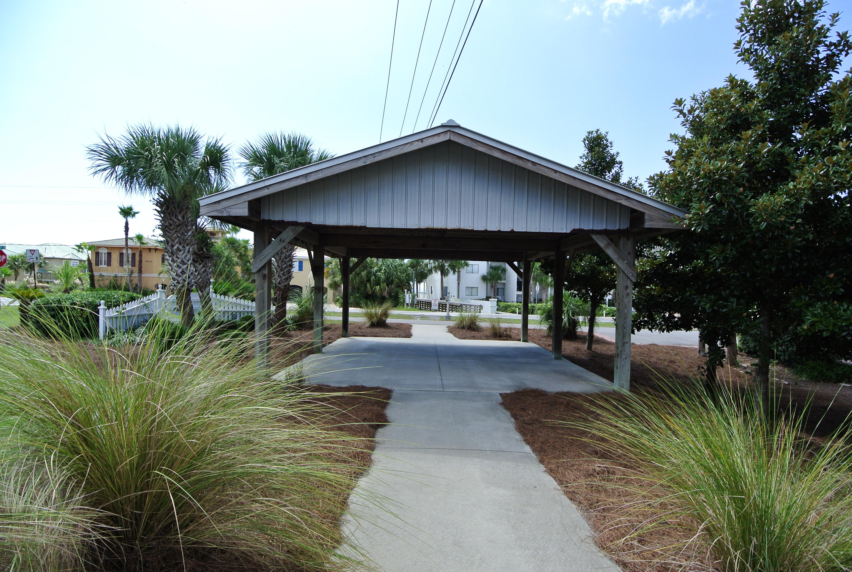 COUNTRY CLUB ESTATES - Land