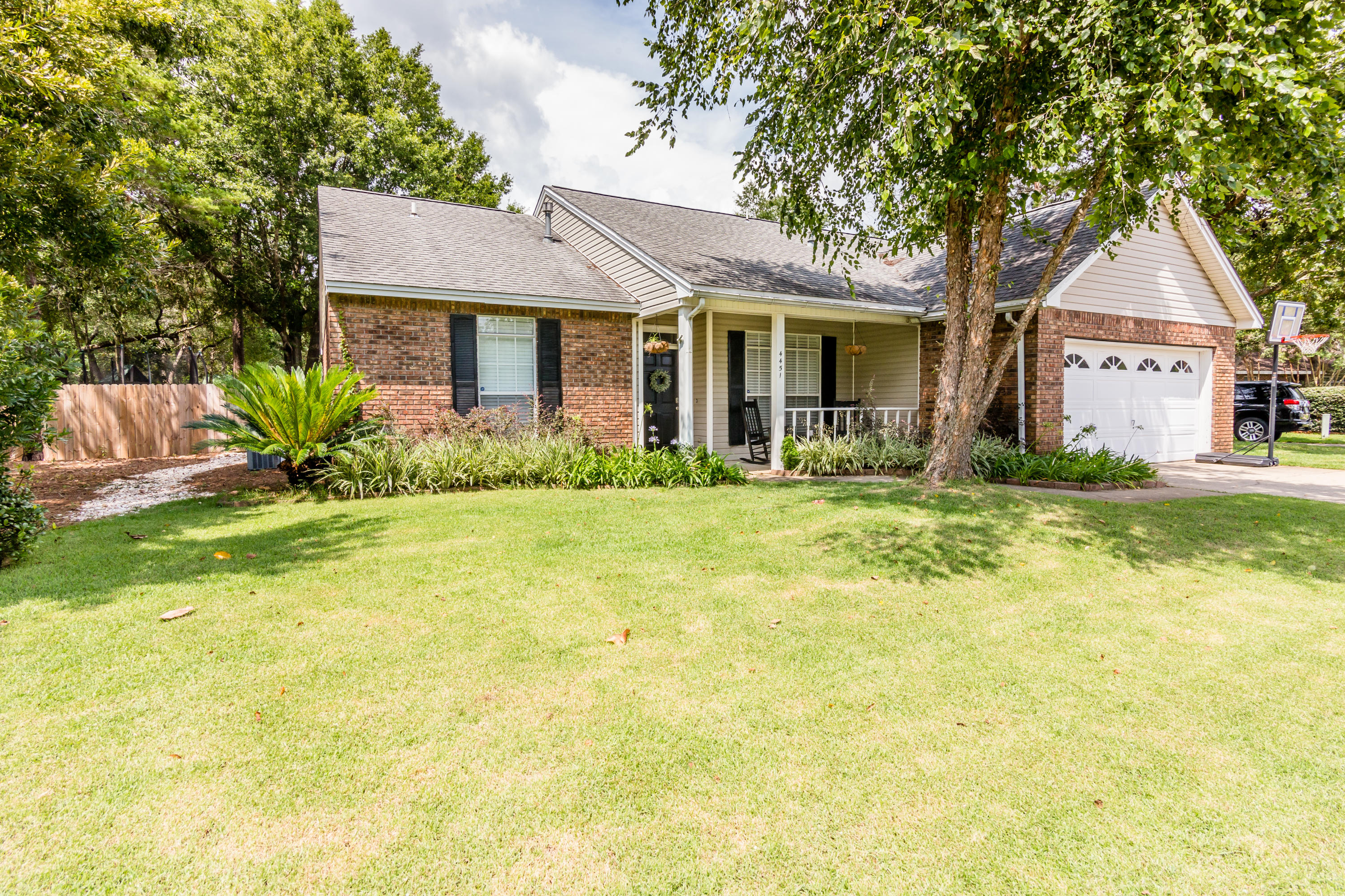 PARKWOOD SQUARE PH 1 - Residential Lease