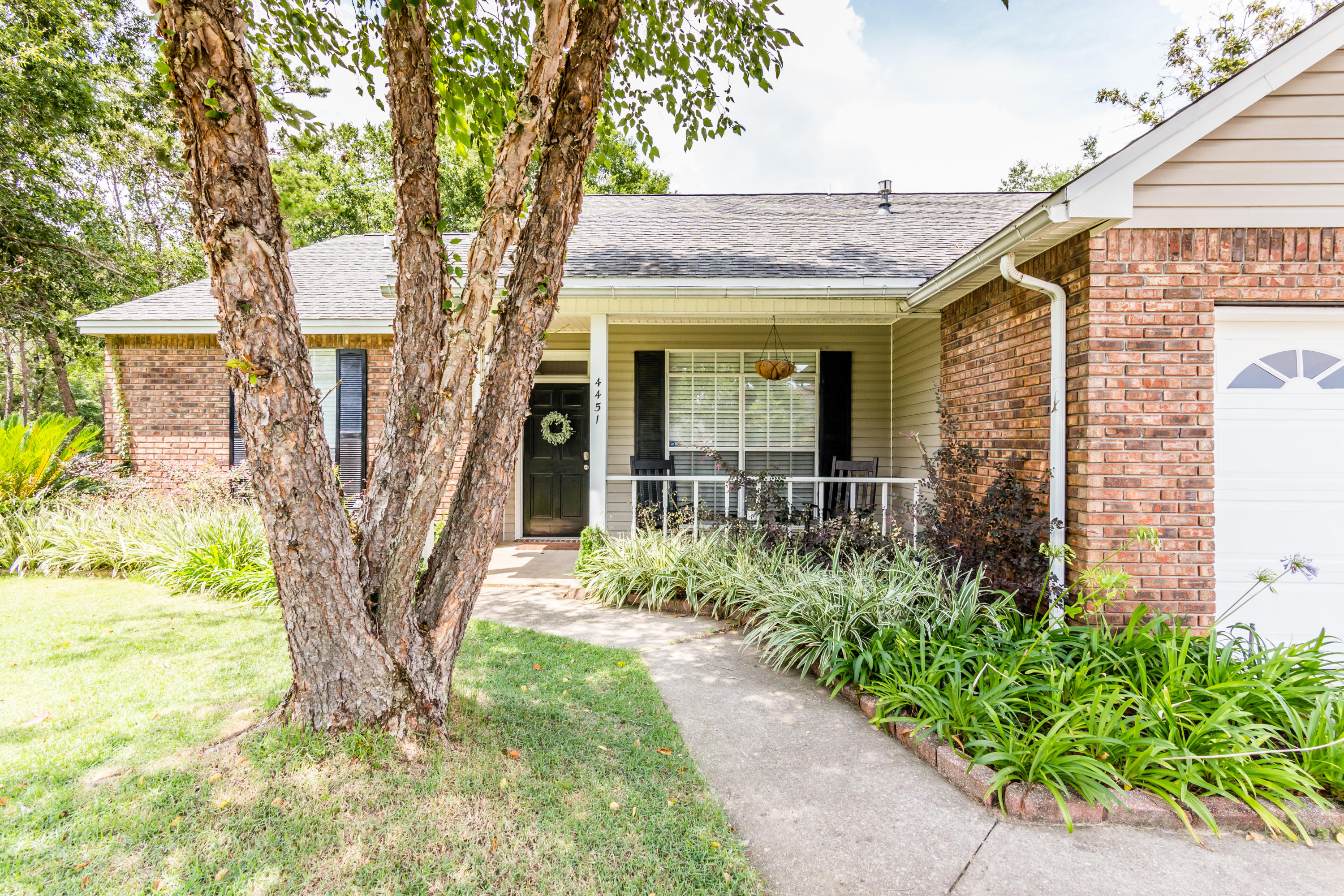 PARKWOOD SQUARE PH 1 - Residential Lease