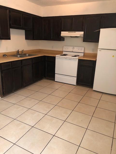 LEESA JENNIFER ACRES LOT 15 BLK A - Residential Lease