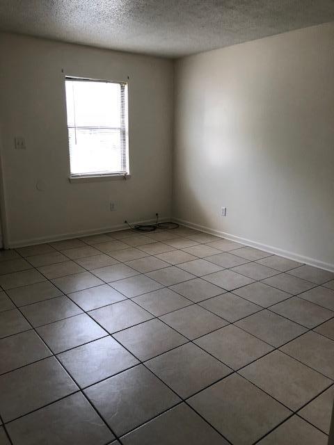 LEESA JENNIFER ACRES LOT 15 BLK A - Residential Lease