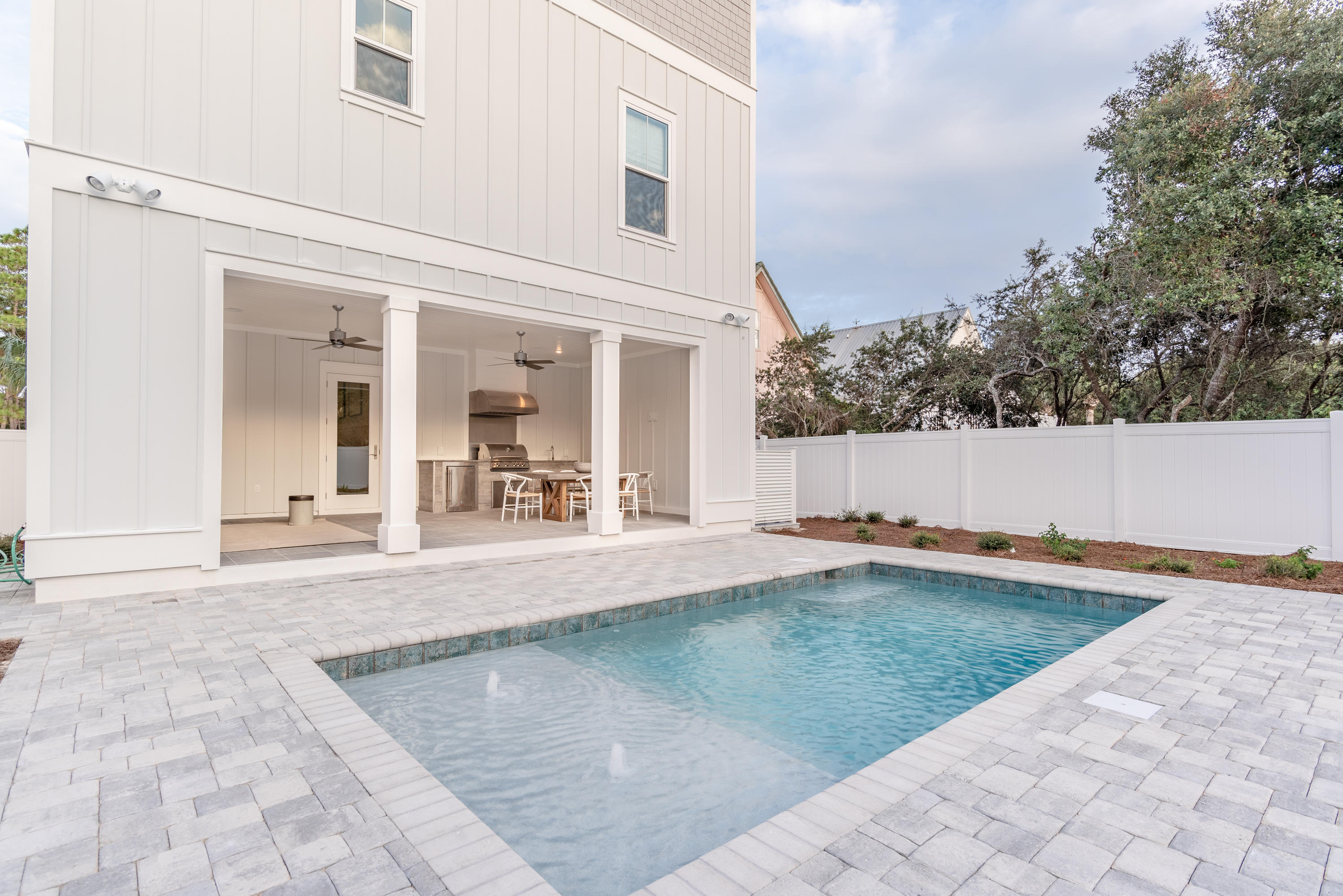 GULF SHORE MANOR - Residential