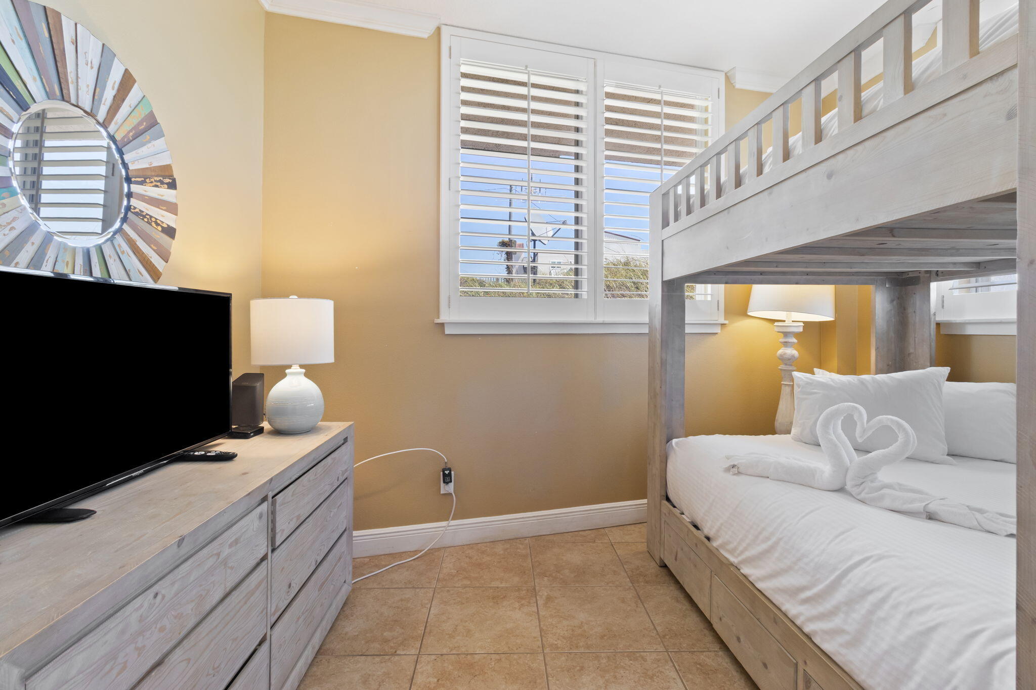 MAINSAIL CONDO PH 1 - Residential