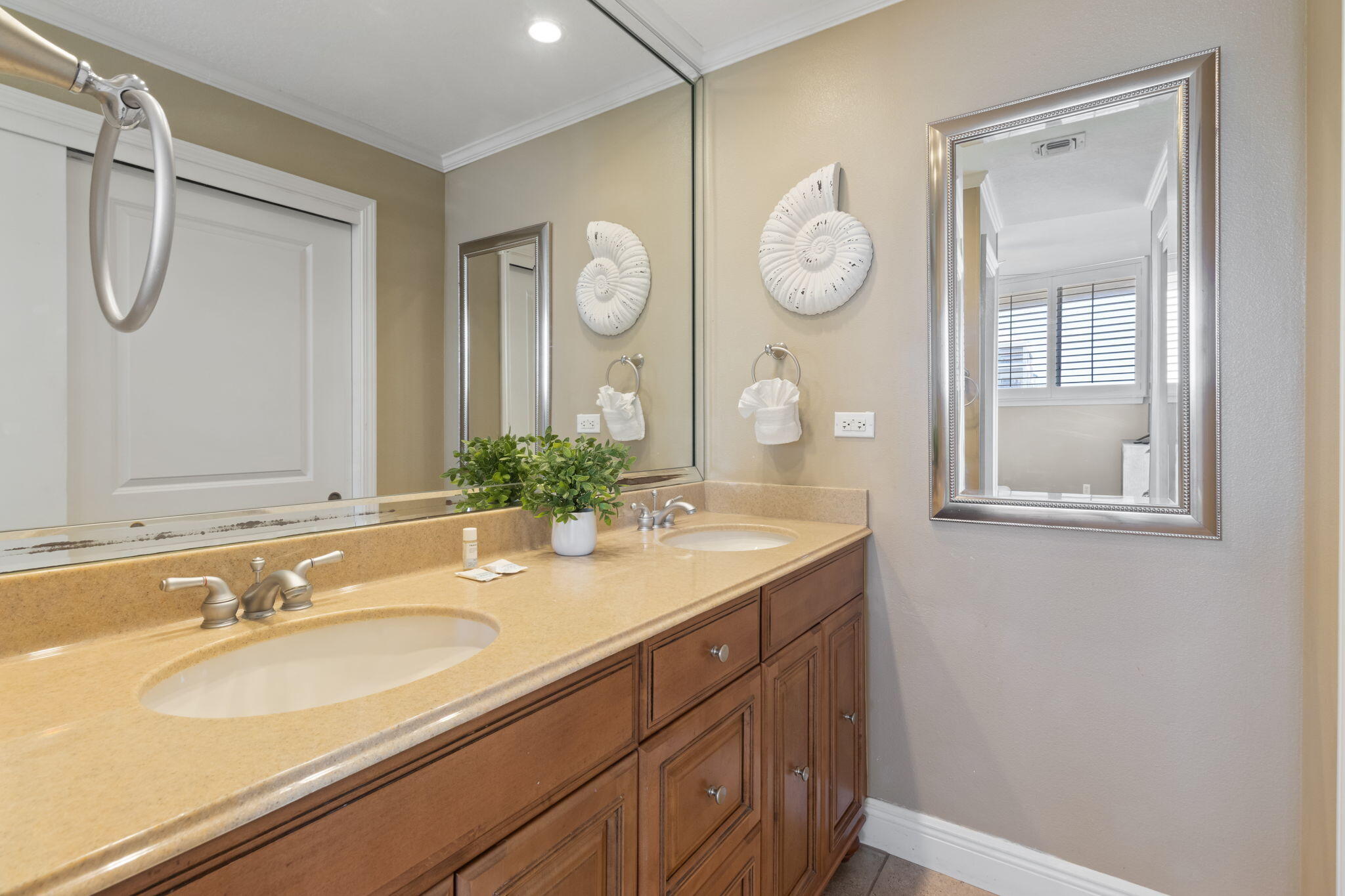 MAINSAIL CONDO PH 1 - Residential