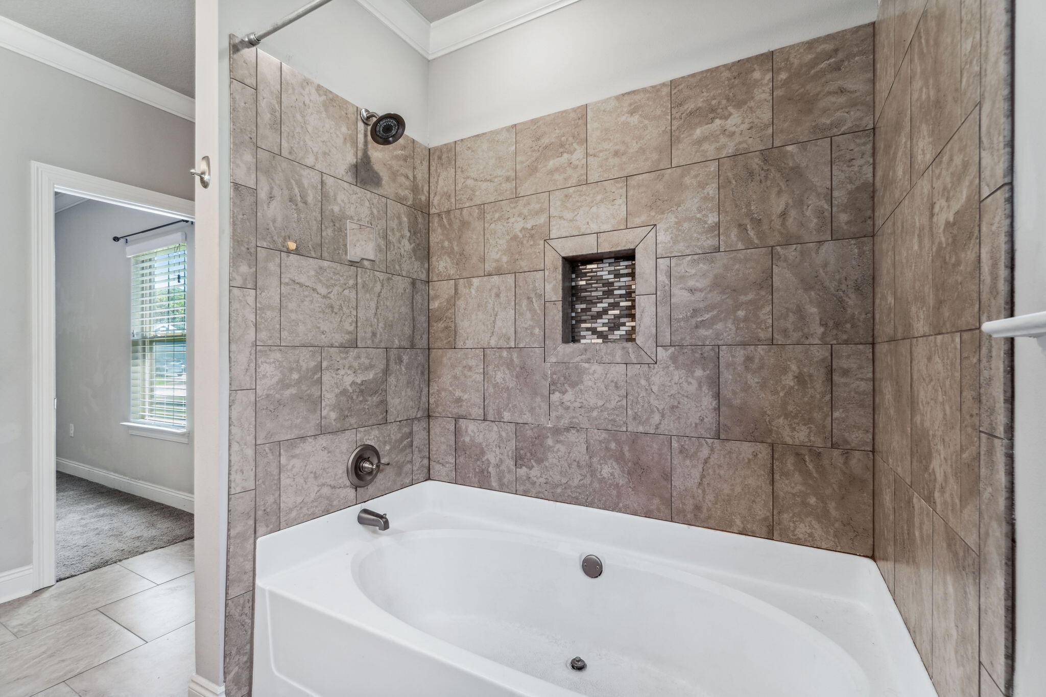 AZALEA ESTATES - Residential Lease
