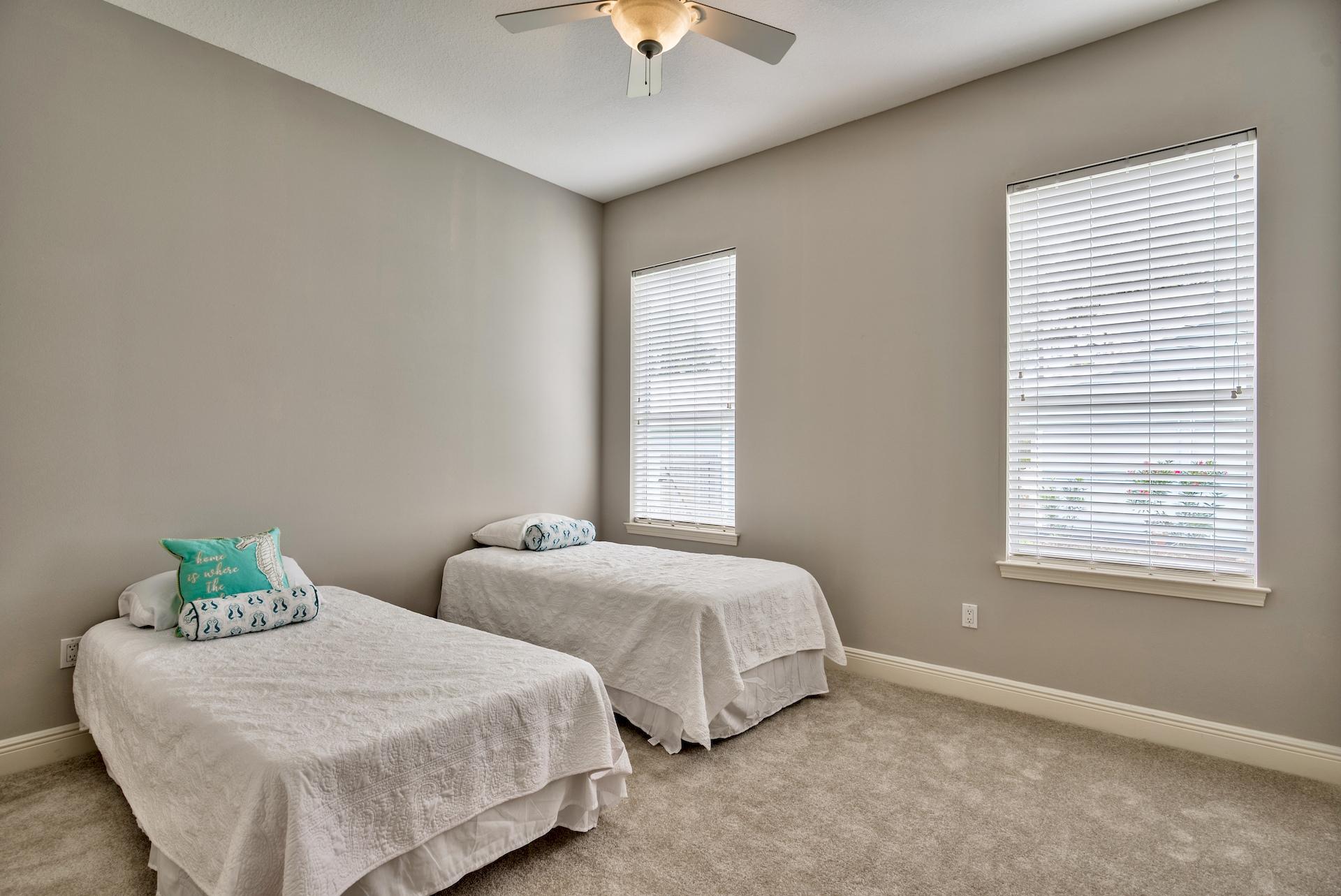 HOLIDAY SHORES ESTATES - Residential