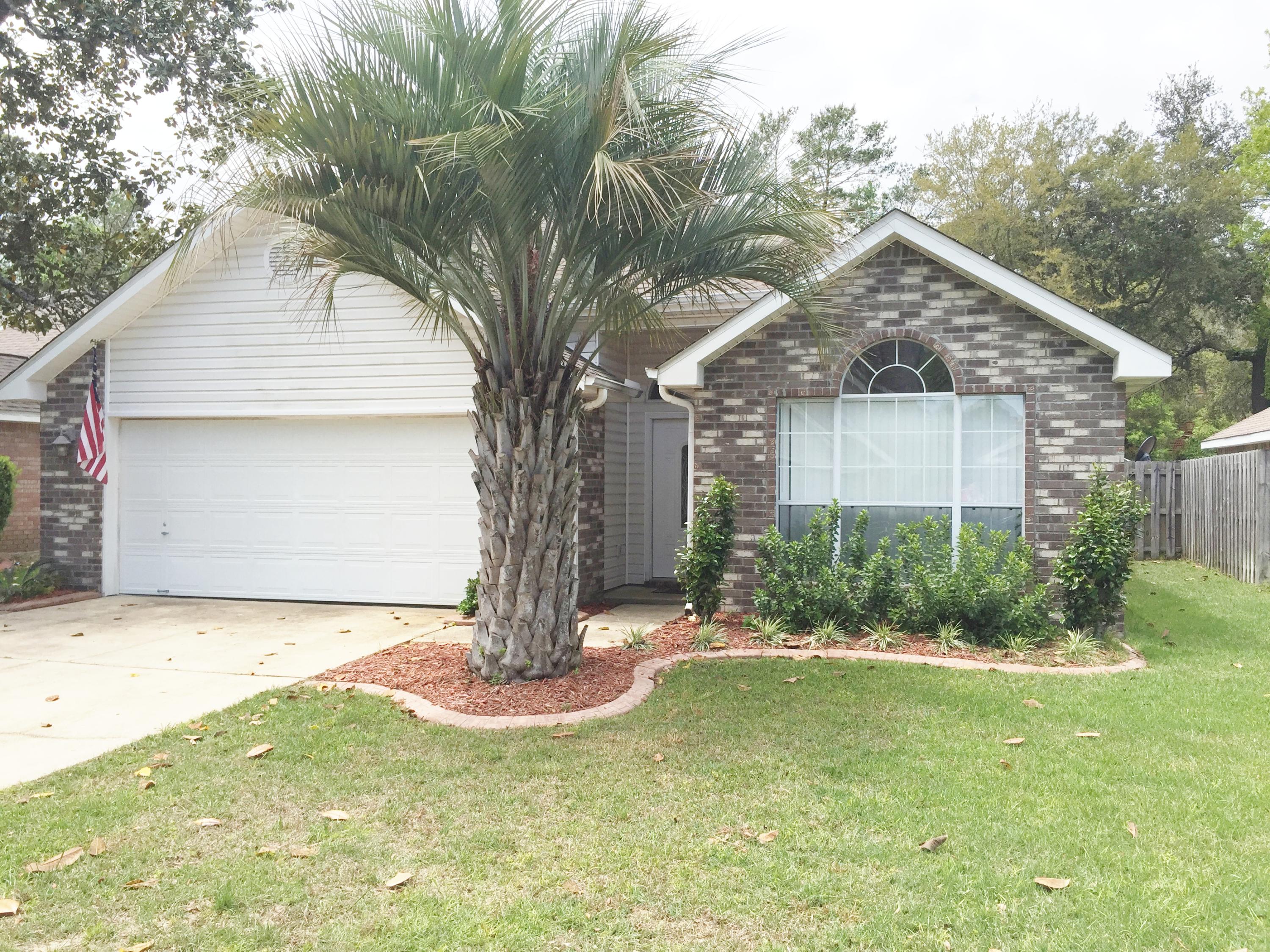 GREAT LOCATION IN BLUEWATER BAY AND ONLY ONE BLOCK TO THE MARINA. THIS HOME HAS BEEN WELL MAINTAINED. FLOOR PLAN INCLUDES OPTIONAL 4TH BEDROOM/STUDY WITH ARCHED WINDOW AND FRENCH DOORS. SEPARATE DINING ROOM. KITCHEN HAS LOTS OF CABINETS AND COUNTER SPACE. BIG ISLAND/BREAKFAST BAR. KITCHEN OPENS TO LARGE GREATROOM WITH GAS FIREPLACE & TRIPLE SLIDING DOOR. SCREEN PORCH AND NICELY LANDSCAPED BACKYARD. SPLIT BEDROOM PLAN WITH SPACIOUS MASTER BEDROOM, WALK IN CLOSET & BATH WITH CULTURED MARBLE VANITY, GARDEN TUB & SEPARATE SHOWER. TILE THRUOUT-FOYER, KITCHEN, BATHS & UTILITY ROOM. MANY UPGRADES: DIMENSIONAL SHINGLES, 4 SIDES BRICK, SODDED YARD,CUSTOM LANDSAPING, SPRINKLER SYSTEM, GARAGE DOOR OPENER, VAULTED CEILINGS, ART NICHES, UPGRADED LIGHT FIXTURES, CEILING FANS AND MORE. HOME IS NEUTRAL PAINT THRU OUT. NEWER FRONT DOOR, MICROWAVE AND STOVE ALL 6 MONTHS OLD. SHELVES AND CABINETS IN GARAGE STAY. FRIDGE IN GARAGE STAYS. DRAPES IN KITCHEN & LIVING ROOM AREA STAY. MUST SEE AS IT WILL GO FAST!