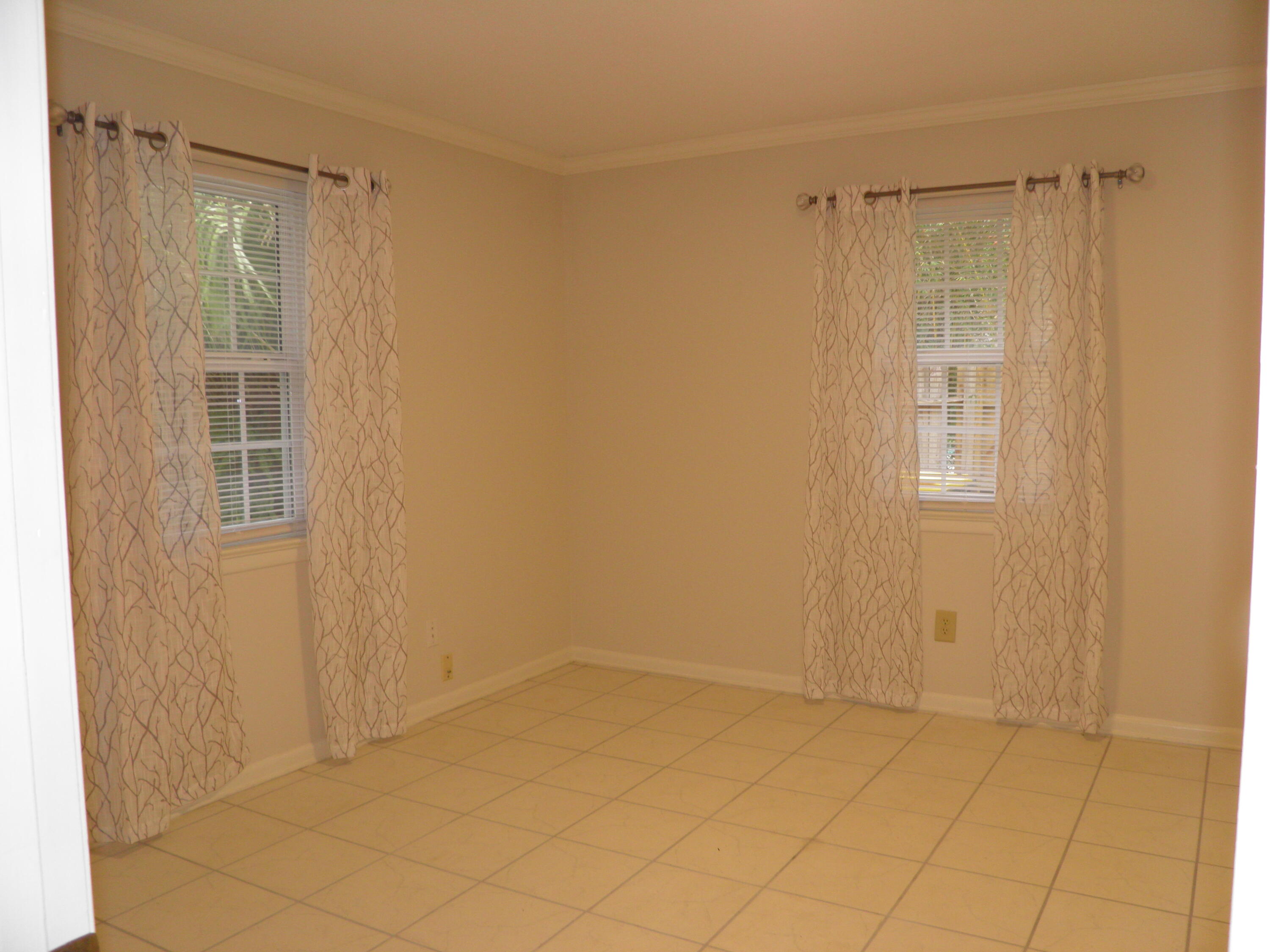 YACHT CLUB ESTATES - Residential Lease