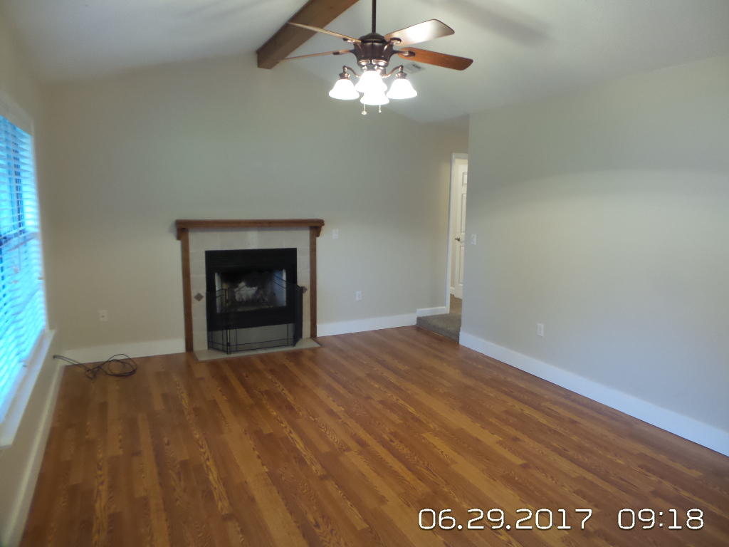 SHOAL TERRACE ESTATES - Residential Lease