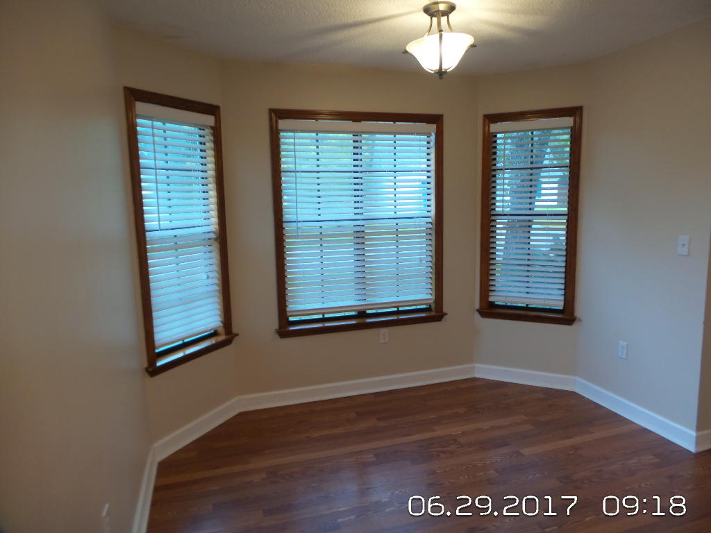 SHOAL TERRACE ESTATES - Residential Lease