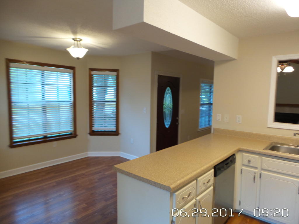 SHOAL TERRACE ESTATES - Residential Lease