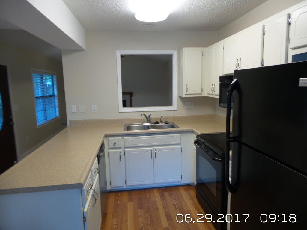 SHOAL TERRACE ESTATES - Residential Lease