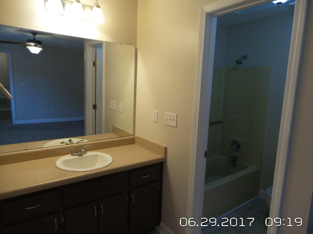 SHOAL TERRACE ESTATES - Residential Lease