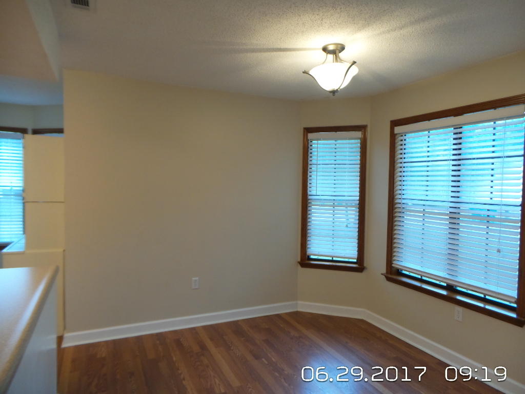 SHOAL TERRACE ESTATES - Residential Lease