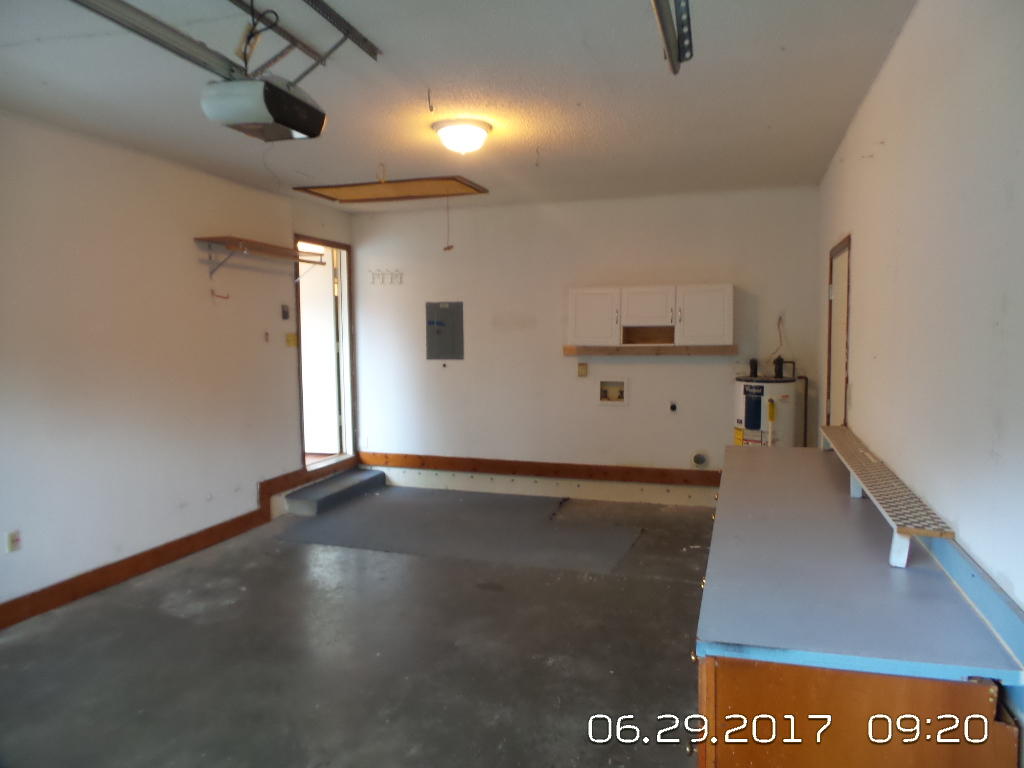 SHOAL TERRACE ESTATES - Residential Lease
