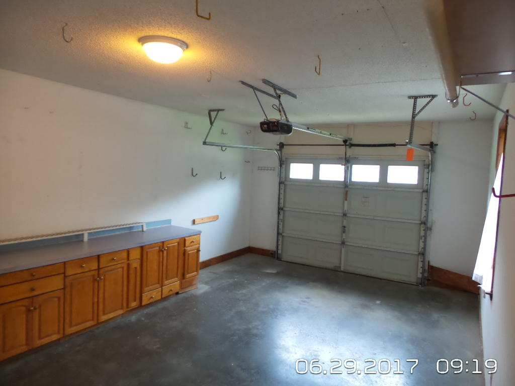 SHOAL TERRACE ESTATES - Residential Lease