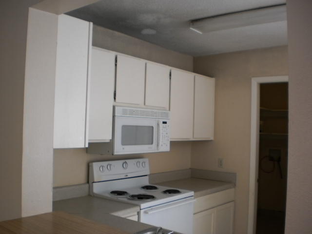 INDIAN HILLS - Residential Lease