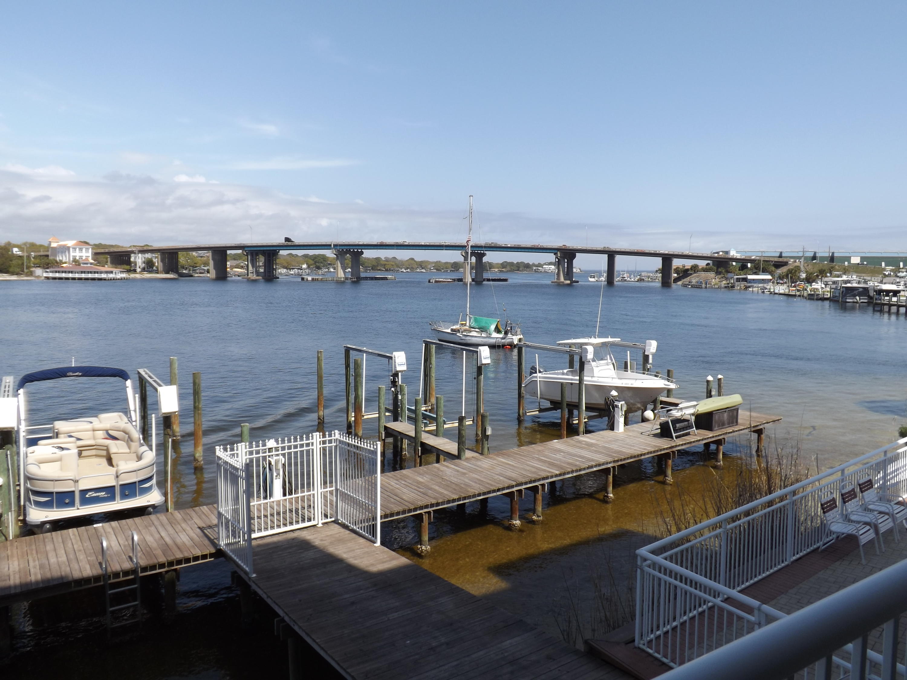 PALM COURT YACHT CLUB - Residential