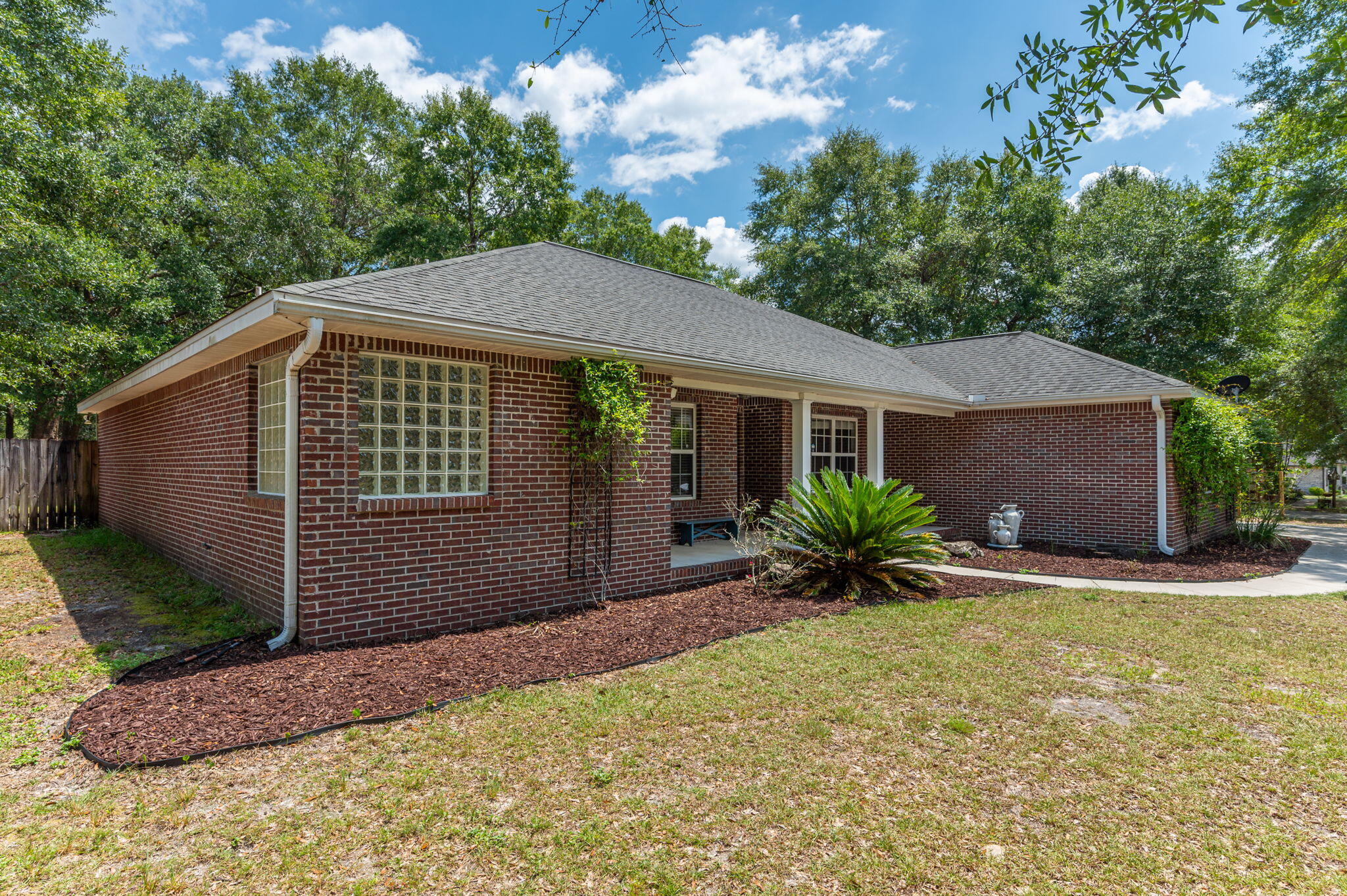HIDDEN SPRINGS - Residential Lease